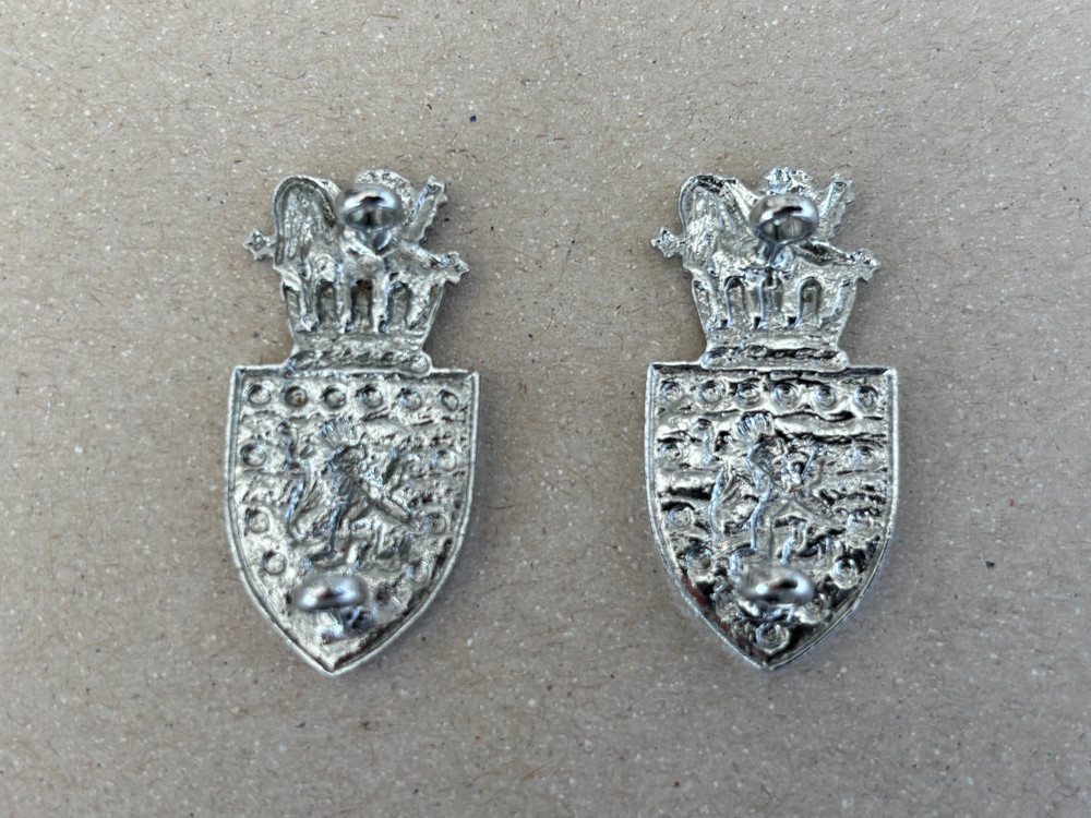 OBSOLETE DEVON & CORNWALL POLICE COLLAR BADGES