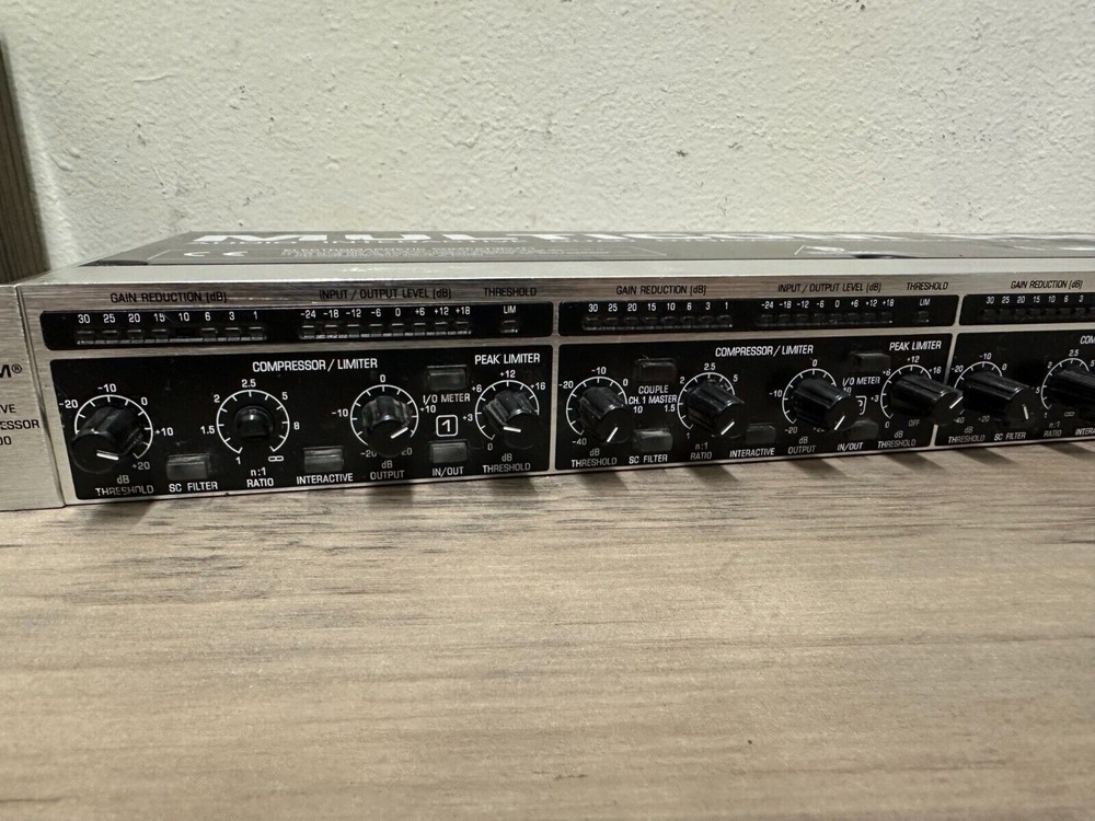 Behringer MDX 4400 Multicom Pro Audio Interactive Quad Dynamics Processor