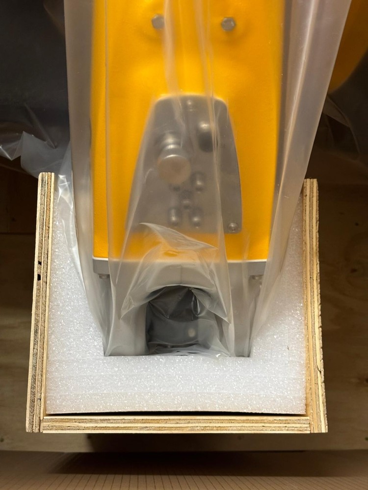 Staubli TX2-90 Robot CS9 controller.
