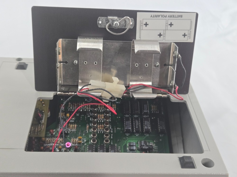 Qualitone Portable Audiometer Testing Equipment AS 90