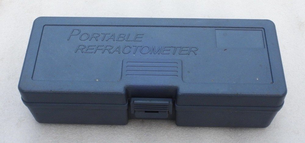 NOS ATC PORTABLE COMPACT HAND HELD REFRACTOMETER DEVICE WITH CASE