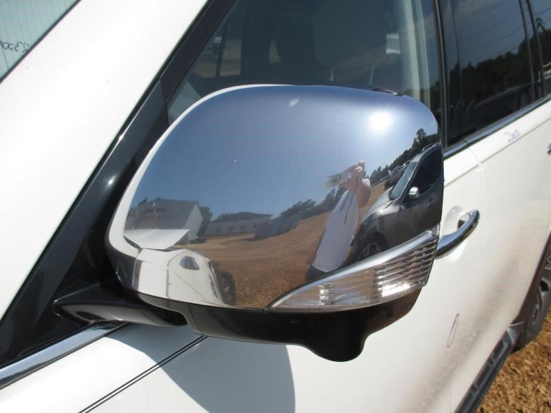 ARMADA 2017 Console Rear 150985