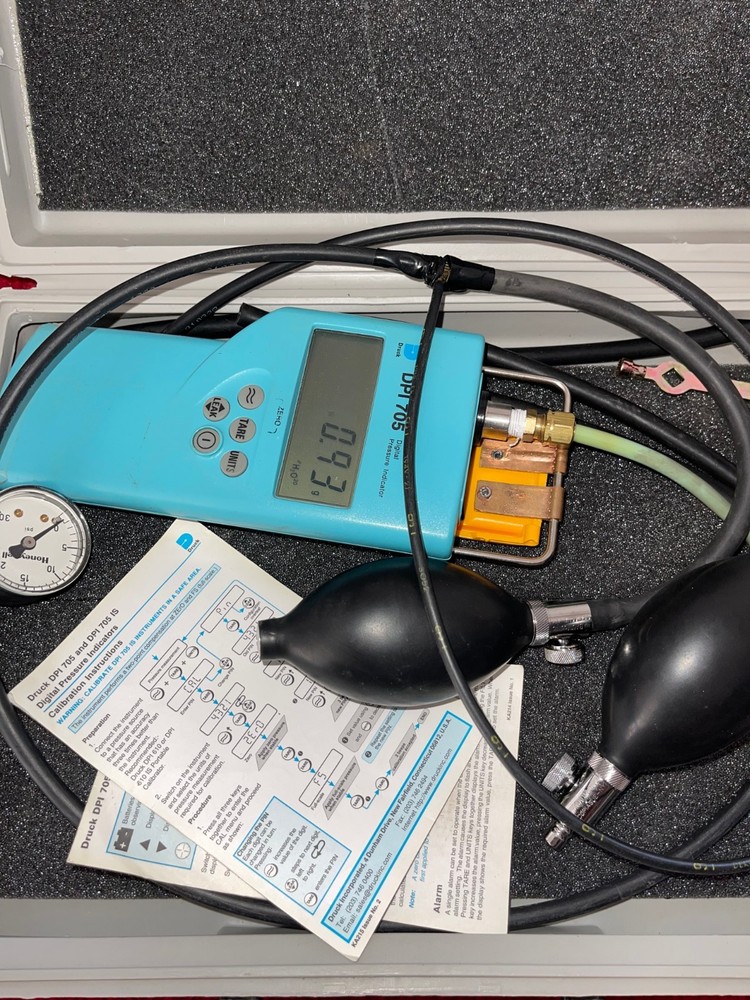 Druck DPI 705 Digital Pressure Indicator