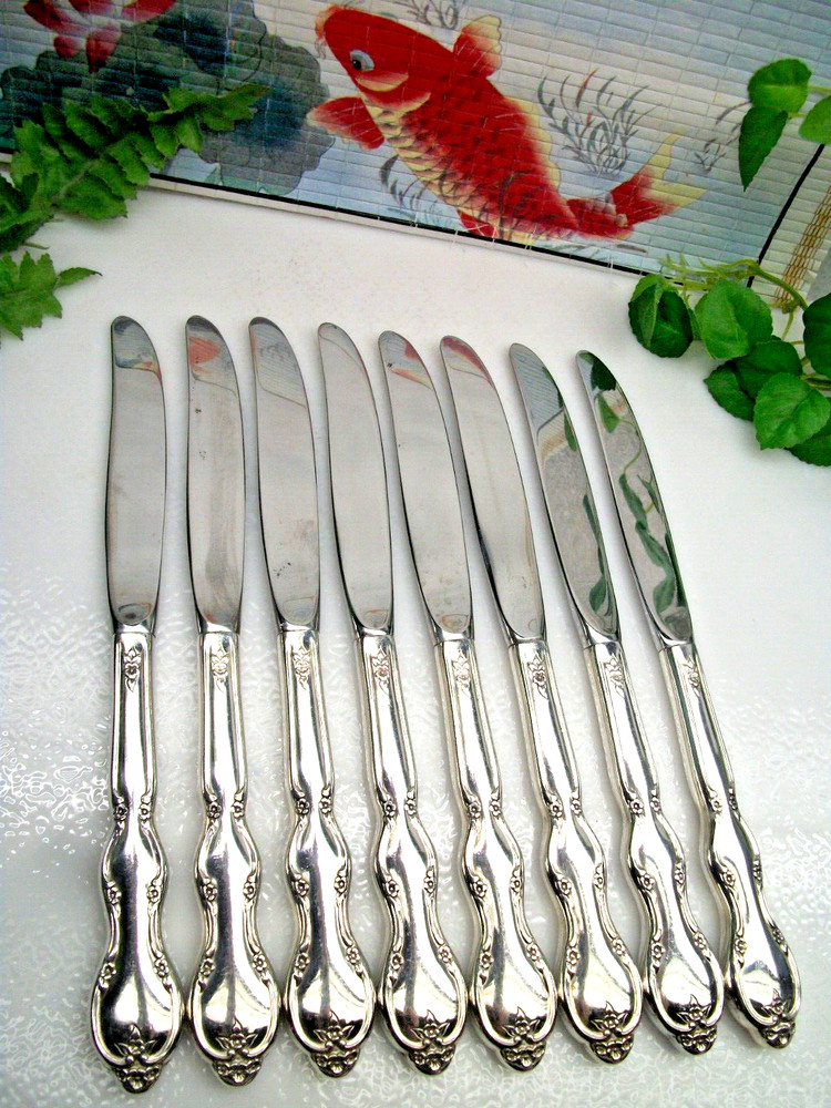 8   International  Deep Silver   JULIETTE   Silverplate  Dinner Knives   1965