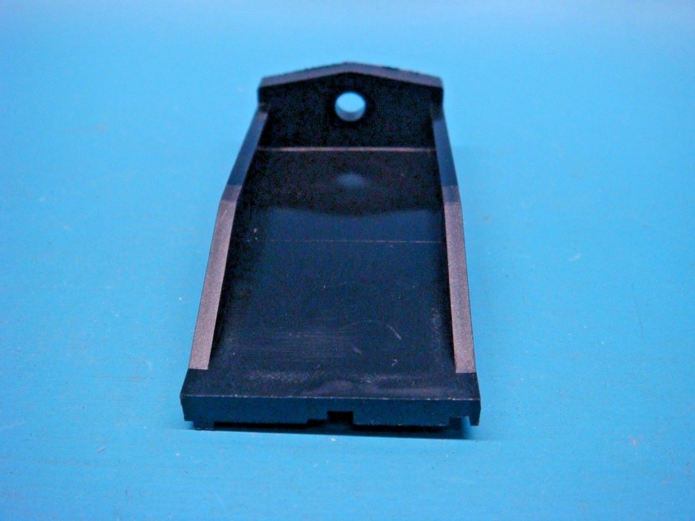 (1) DILLBLOX 59114 2" MOUNTING LEG BLACK PLASTIC FOR DIODE MODULE