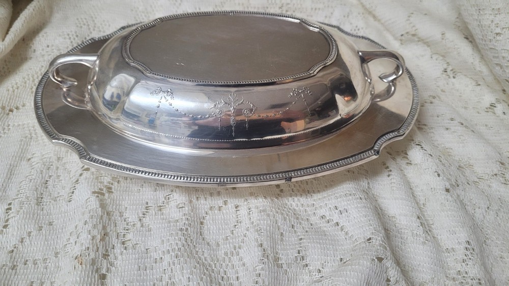 Oneida Community Silverplate Grosvenor  Covered Vegetable Serving  Dish or bowl