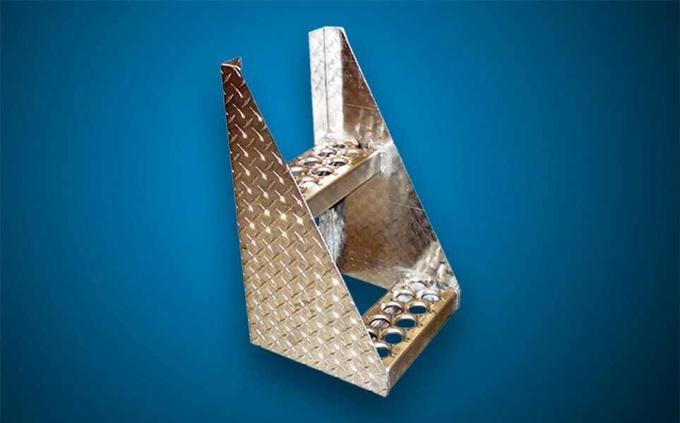 M11-840 MAGNUM Frame Step, Bolt-On