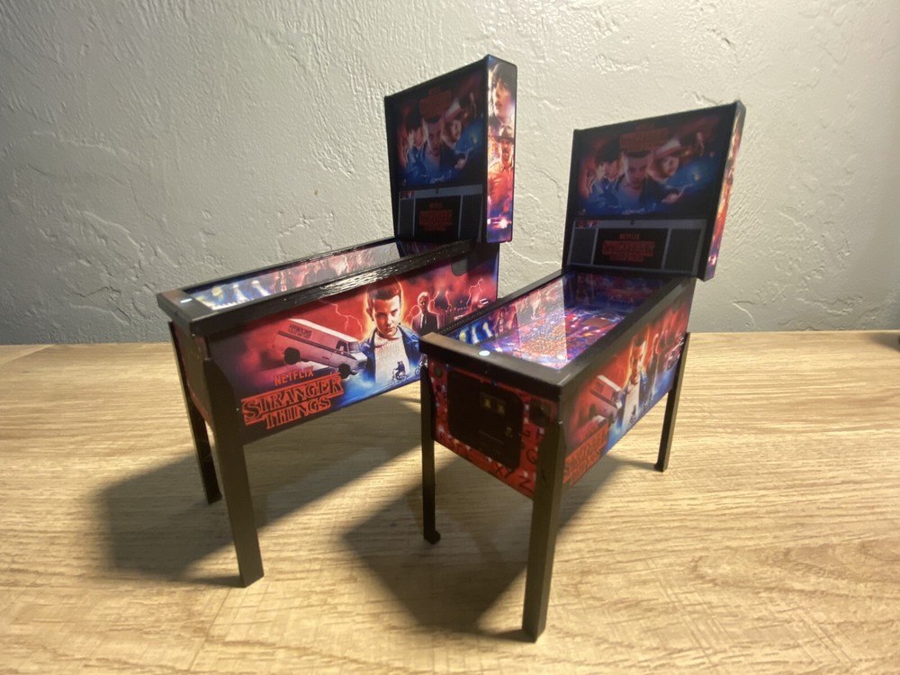 1:12 Scale Replica “Stranger Things” Pinball Machine Mini Model Keepsake Trophy