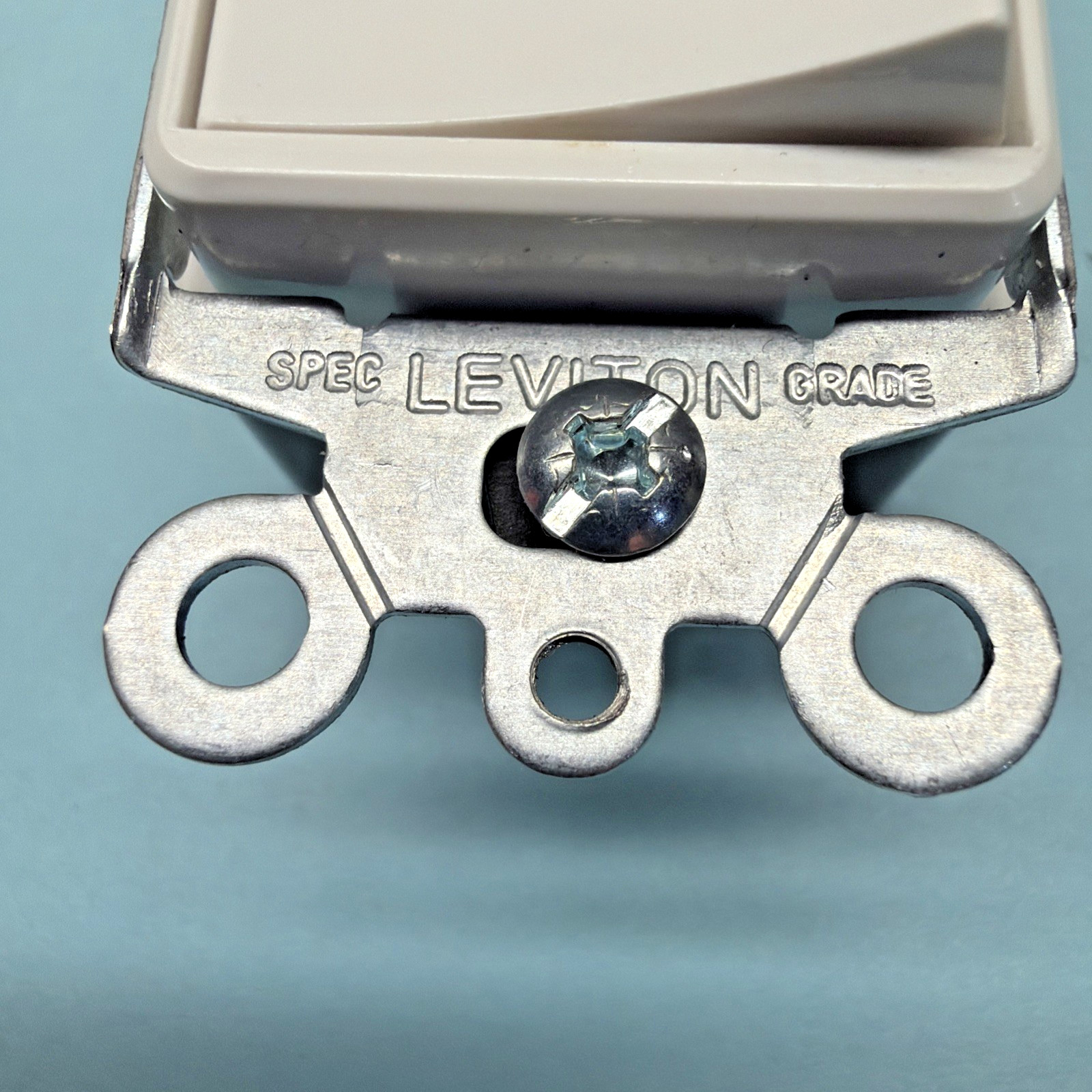 NEW Leviton Decora 15 Amp 3-Rocker Combination Switch, White 1755-WS NOS