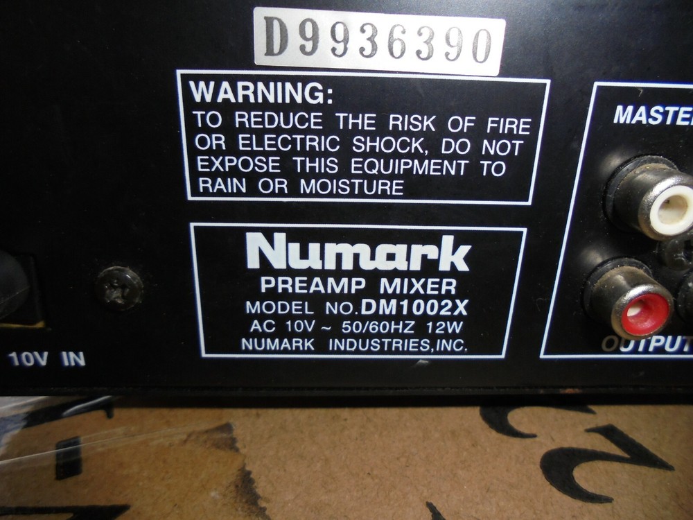 NUMARK PREAMP MIXER MODEL: DM1002X