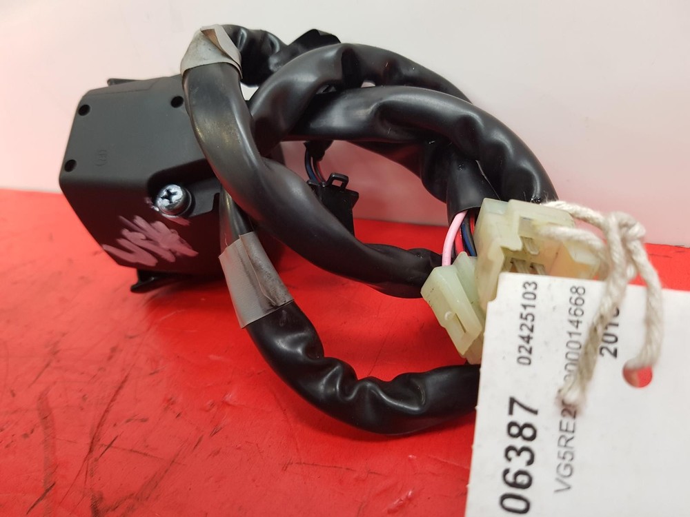 2018 YAMAHA MT 125 LEFT SIDE INDICATOR SWITCH