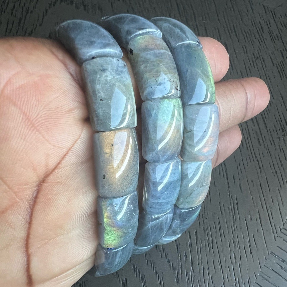 (ONE) Flashy labradorite soft bangle SIZE 7’