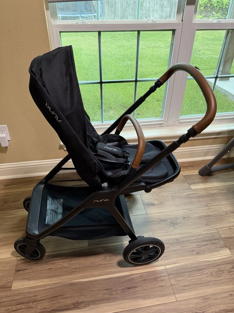 Nuna Triv next Stroller