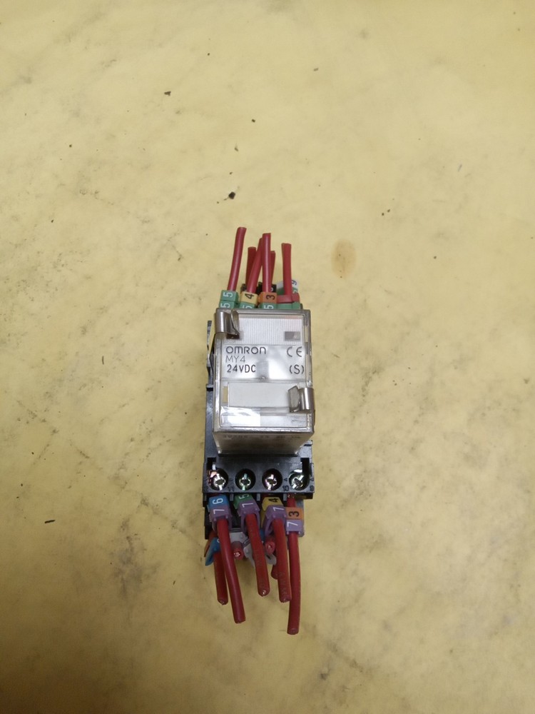 Omron Relay MY4 W/0980W1 Socket Base