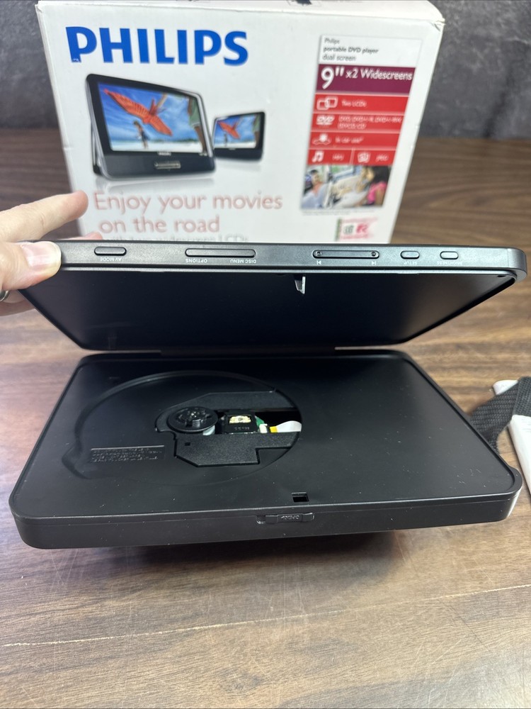 Philips PD9012M/37 9" LCD Portable DVD Player, Does Not Include Second Screen