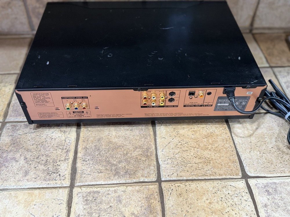 Sony DVP-S7700 Audio Video DVD/CD Player Reference Series W/Component Cables