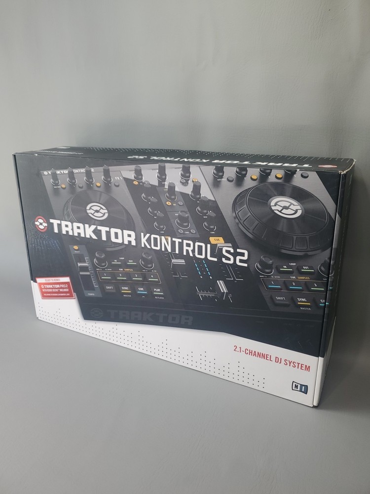 Native Instruments TRAKTOR KONTROL S2 DJ Controller