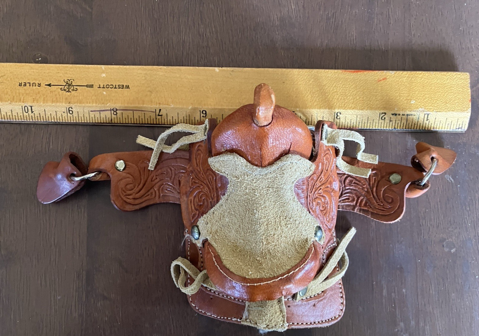 Vintage MINIATURE Western HORSE SADDLE Tooled Leather Salesman Sample or Toy