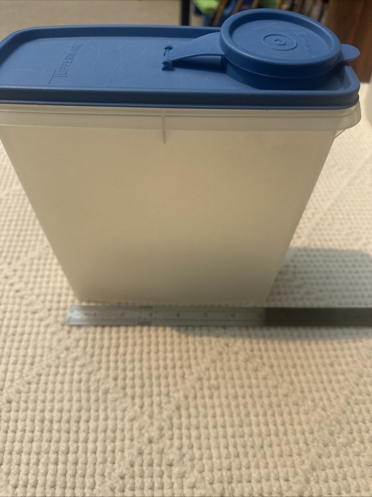 Tupperware 469-9 Blue Lidded Container Vintage Great Condition