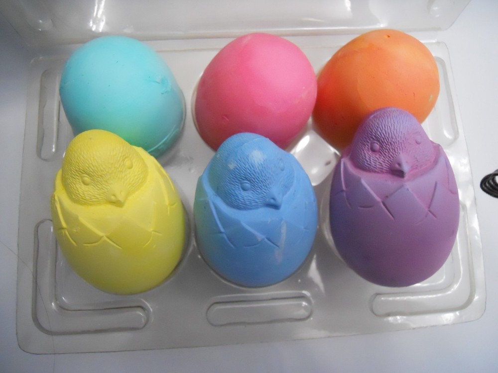 Hallmark CRAYOLA Figural Easter Sidewalk Chalk 6ct Eggs & Chicks Spring Hunt