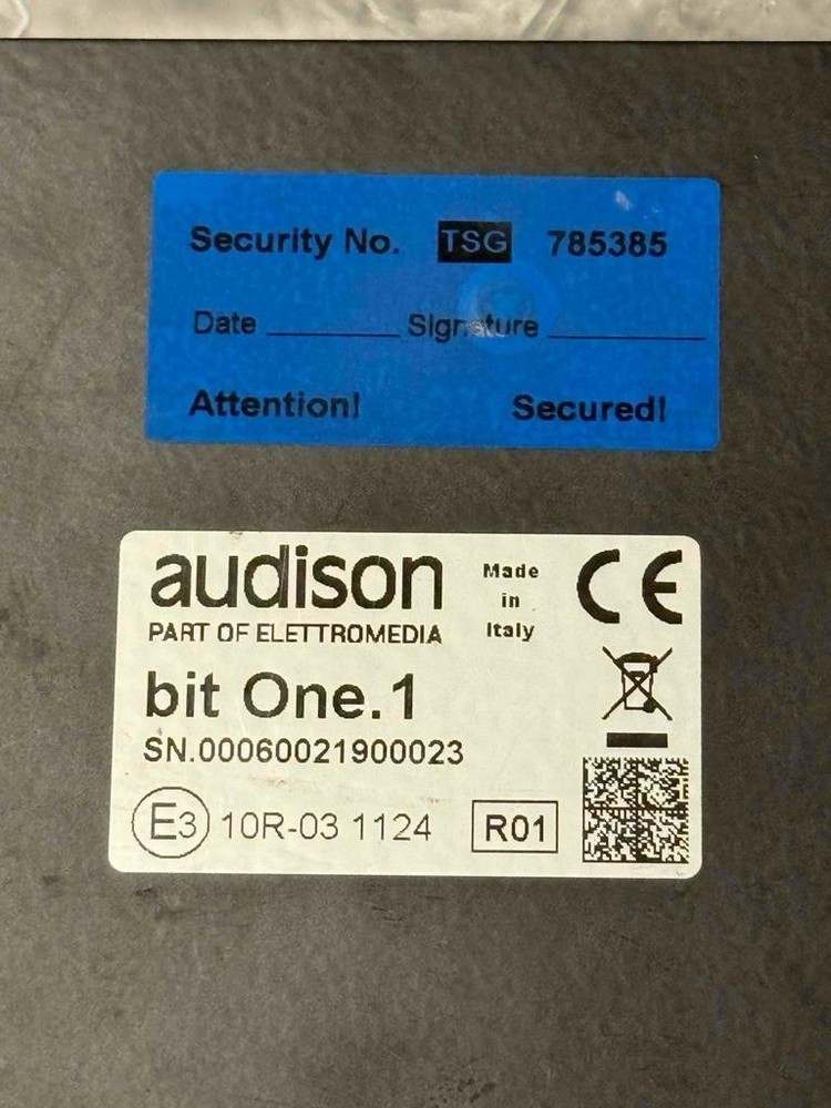 Audison Bit One Signal Interface Processor 8 Channel In Out One.1 w/ Box Cables