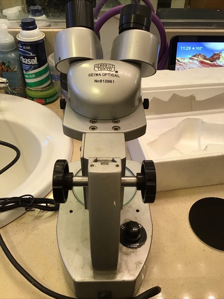 Seiwa Optical Stereoscopic Microscope