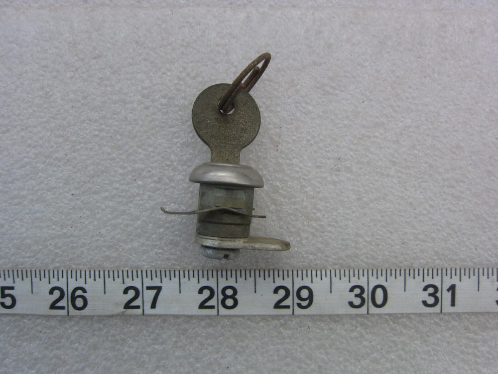 Hoffmann Wiegmann EDI Slotted Screwdriver Cam Panel Lock, Used