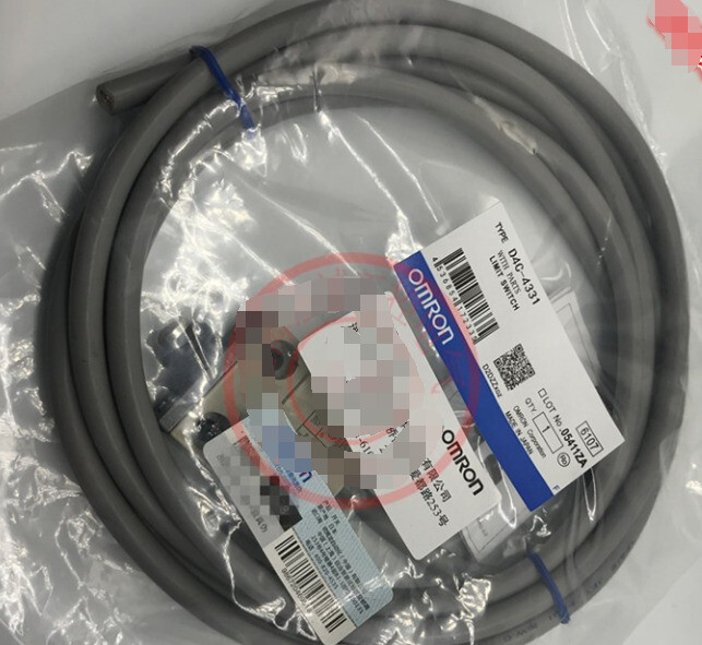1PCS Omron D4C-4331 D4C4331 Limit Switch -New Free Shipping #OM