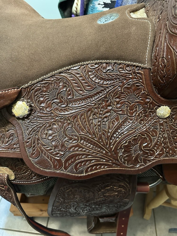 16” Winners Circle Show Saddle Brown