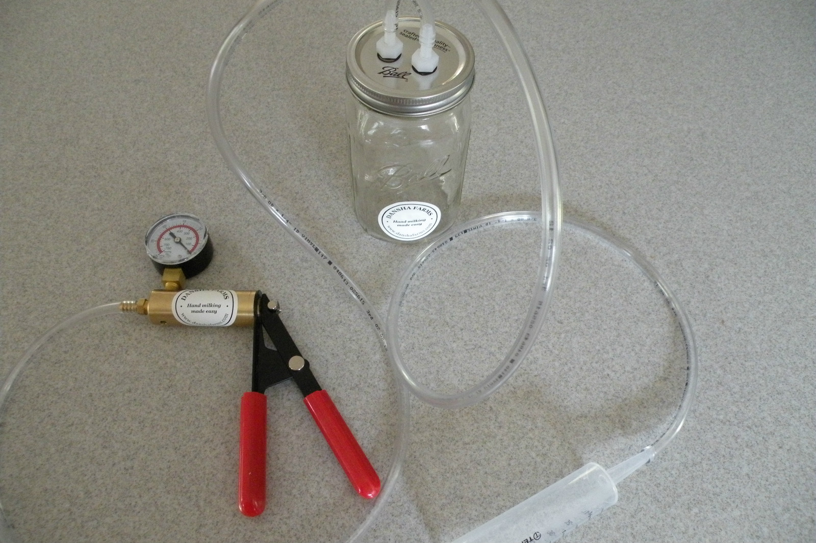 Dansha Farms™ Vacuum Goat and Sheep Milker Hand Milking Machine 1/2 Gal 1 teat