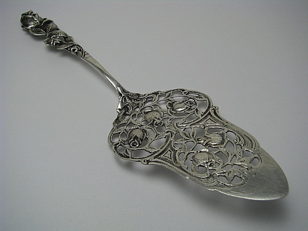 SOLID SILVER PIE SERVER CAKE SERVING 800Silver Rose Pattern Hazorfim Israel 1960