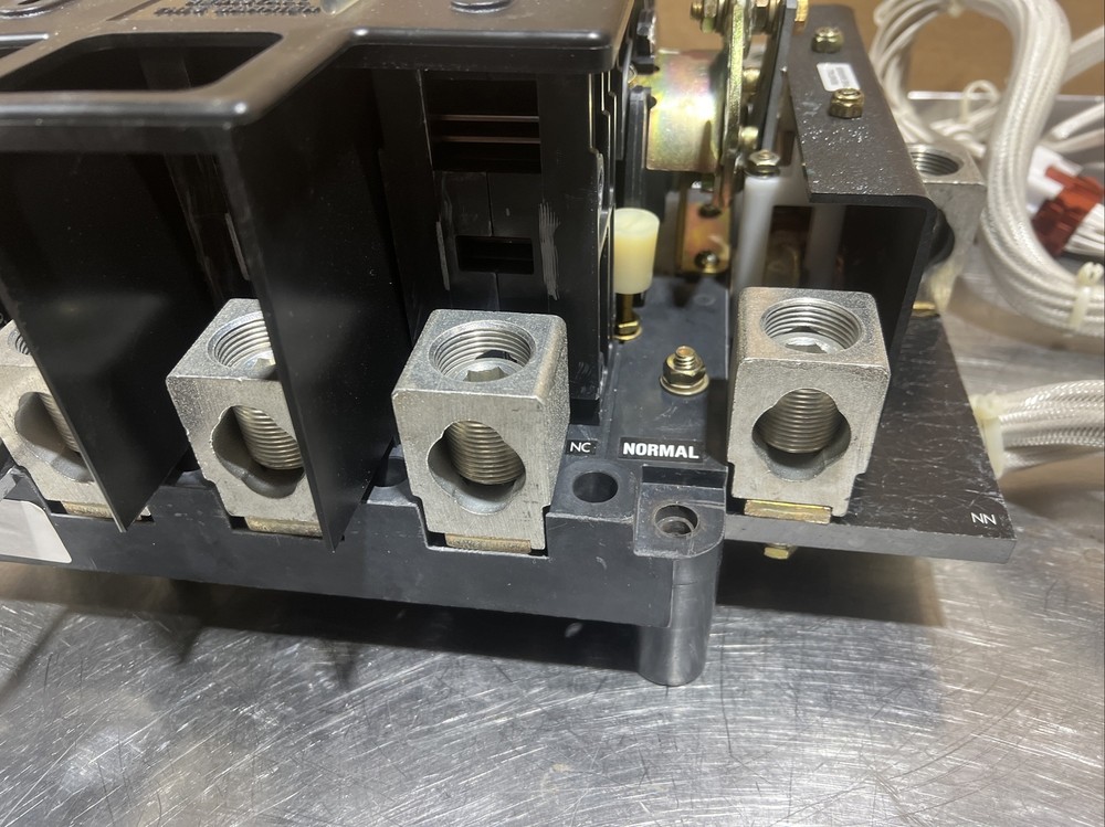 ASCO AUTOMATIC TRANSFER SWITCH Cat No E07ATSC30260N5XC Nos Surplus. Fresh Pull