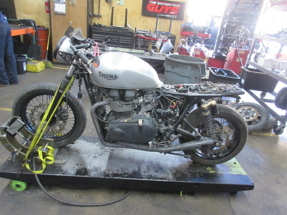 2014 09-15 Triumph Thruxton 900 OEM ECU Ignitor CDI ECM Computer Engine Module