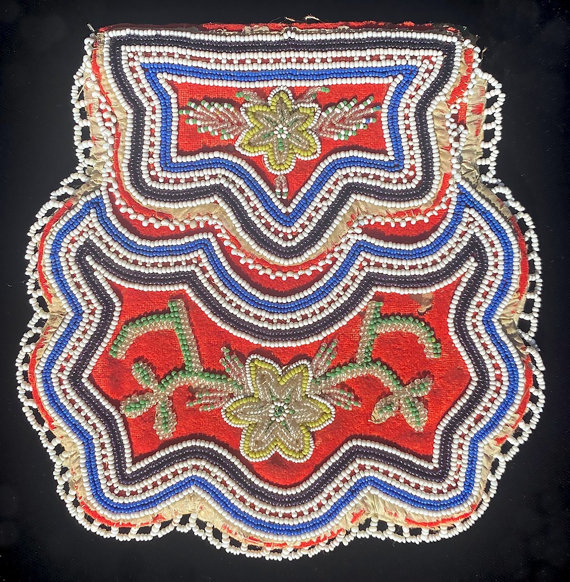 Beautiful Mid-19th Century Iroquois Seneca Beaded Bag Purse