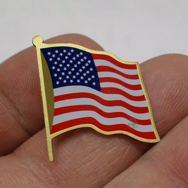 USA Flag Pin (B7)