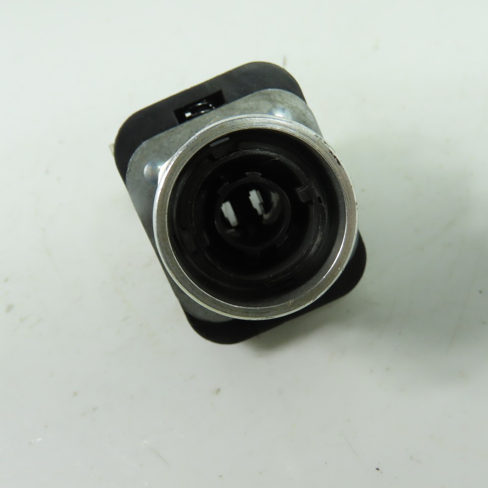Allen-Bradley 800T-FX6A5 2-Position Push-Pull Pushbutton Operator 30.5mm Ser T