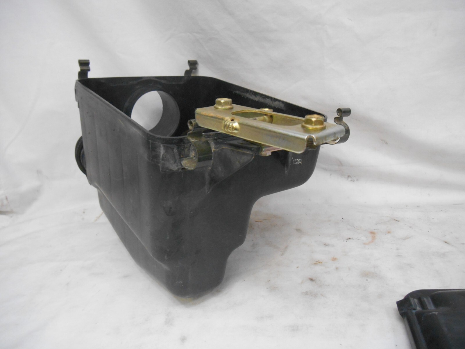 Honda OEM Air Box Cleaner Housing Lid Bracket TRX300EX Sportrax 300 1993-2007