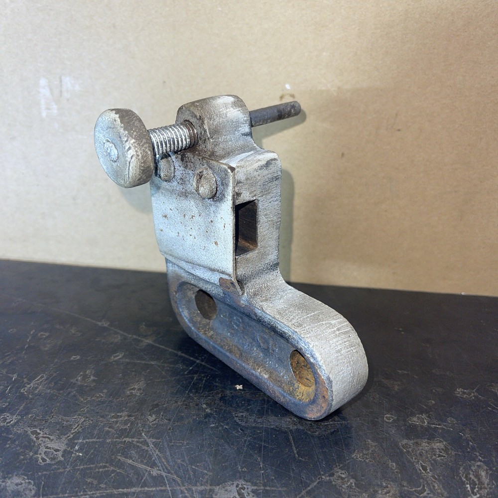2 1/2HP Waterloo Contract Engine Push Rod Guide Holder Block Hit Miss Engine