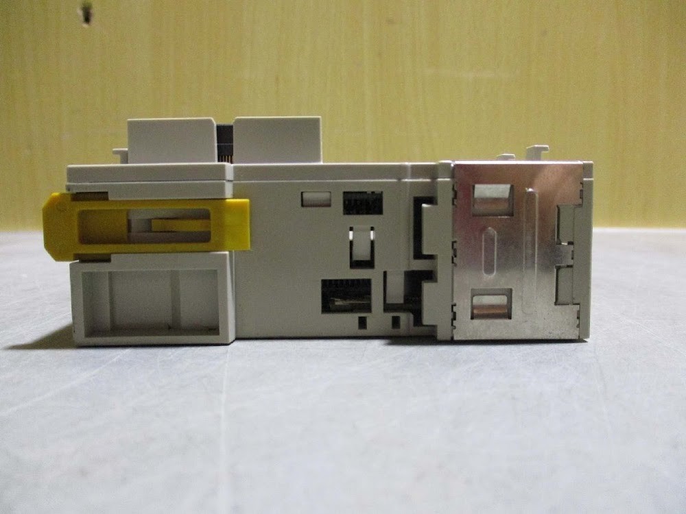 OMRON CJ1W-MD261 Input Output I/O Unit PLC USED