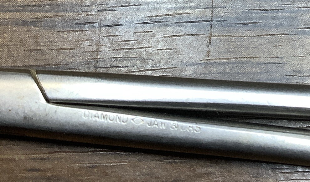 Diamond-Jaw Endoscopic Tissue Grasper