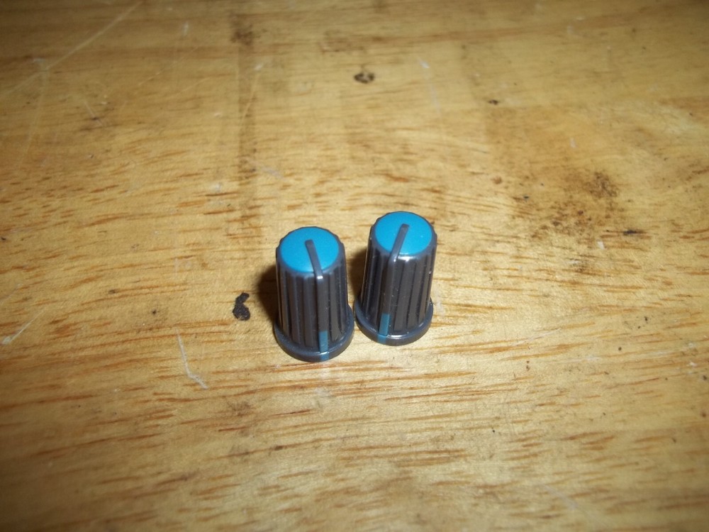 Yamaha MG166CX  Mixer Mixing Consol Knobs Blue (2)