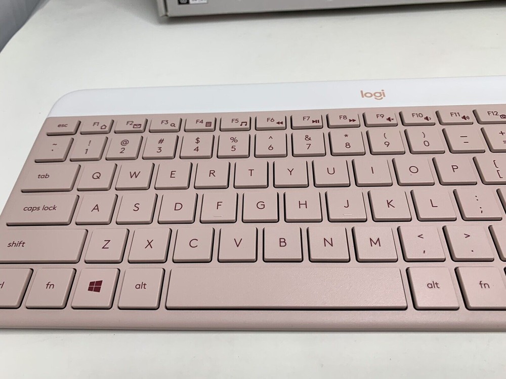 Logitech MK470 Slim Wireless Keyboard/Mouse Combo, Modern Compact Layout, Rose