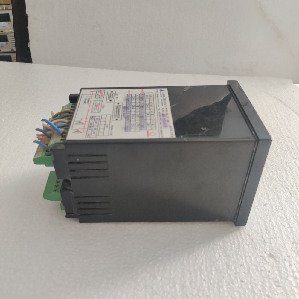 AMBETRONICS TC-800 TEMPERATURE AND HUMIDITY DATA SCANNER/LOGGER