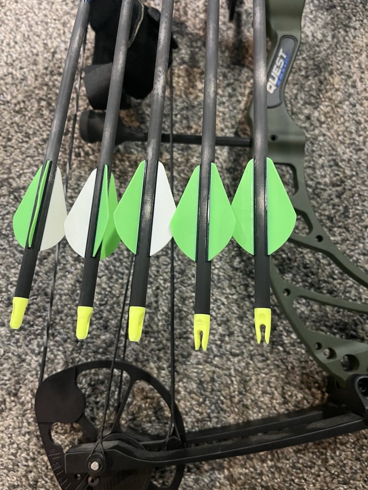 Quest Centec NXT Youth Compound Bow Package