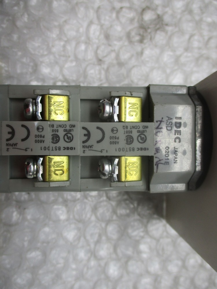 IDEC LR4836 6 SELECTOR SWITCH NSNP