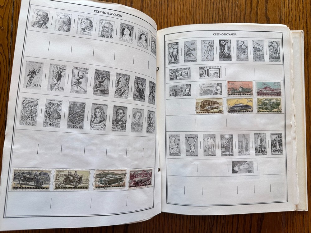 1969 Traveler Album Postage Stamps of the World H.E. Harris + 100's of Stamps!