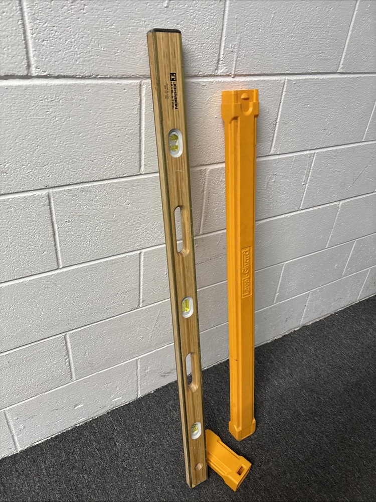JOHNSON LEVEL & TOOL NO.748 4ft LEVEL WITH CASE