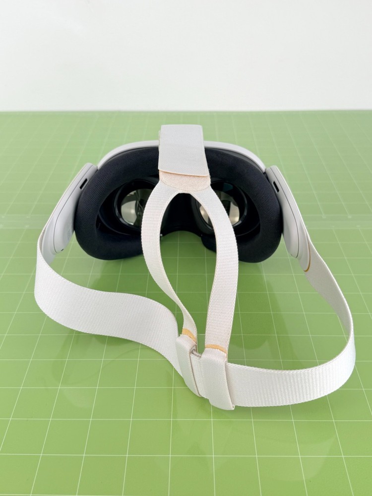 Meta Quest 3 Virtual Reality Headset - 128GB (Grade B)