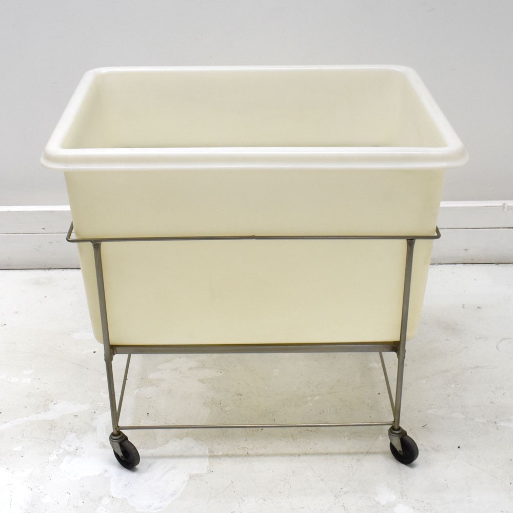 Faribo P425 Rectangular Mobile Bin 54 Gal Tank USDA/NSF w/Rolling Frame Assembly