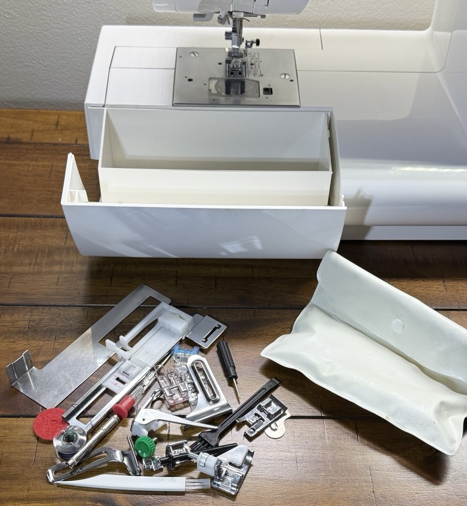 SINGER QUANTUM 9920 Sewing Machine Untested